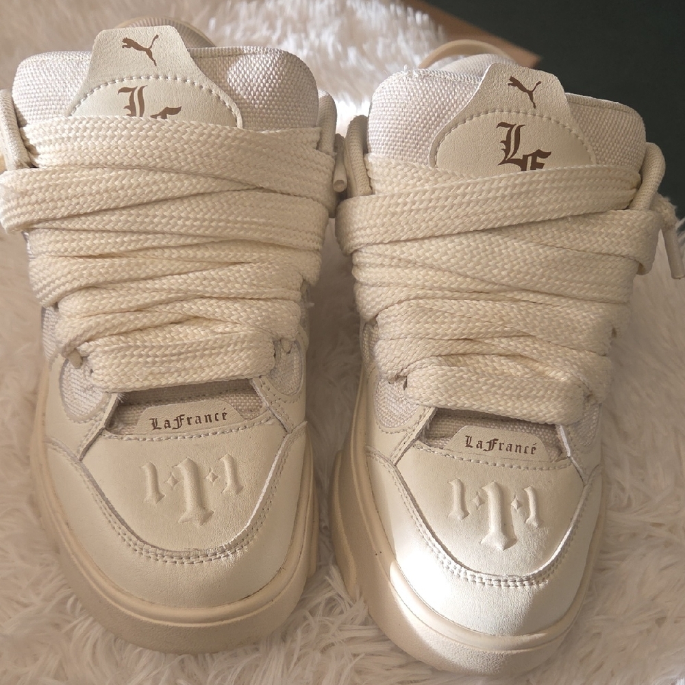 Men's Cream Athletic Shoes